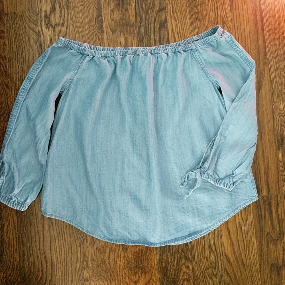 Vineyard Vines Off-Shoulder Chambray Top
